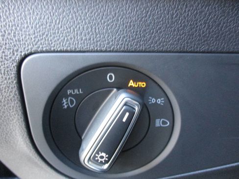 Used 2021 Volkswagen Tiguan SE R-Line image 28