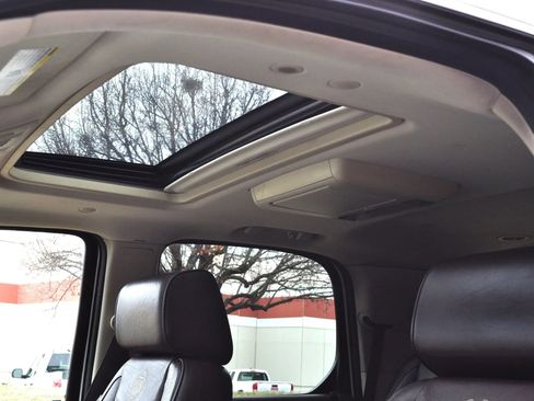 Used 2013 Cadillac Escalade Platinum image 33