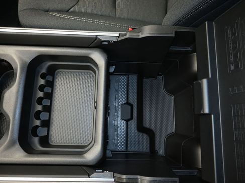 New 2026 RAM 1500 4x4 Crew Cab image 18