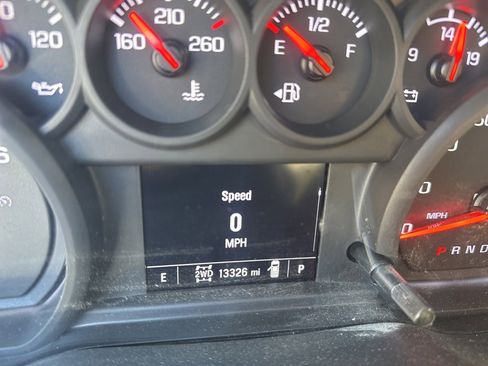 Used 2025 Chevrolet Silverado 2500 Custom w/ Custom Value Package image 15