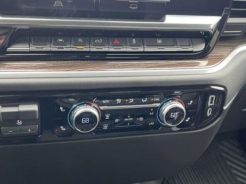 New 2026 GMC Sierra 1500 Elevation image 22