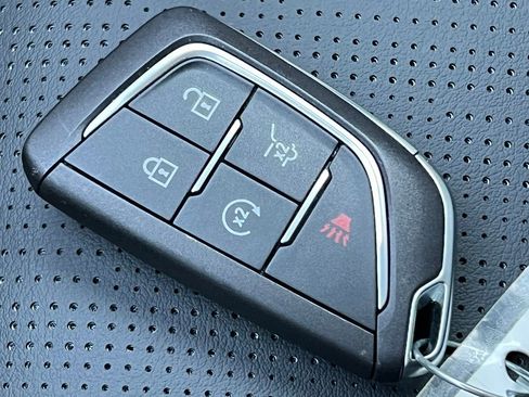 New 2026 Cadillac Lyriq V AWD/4WD image 31