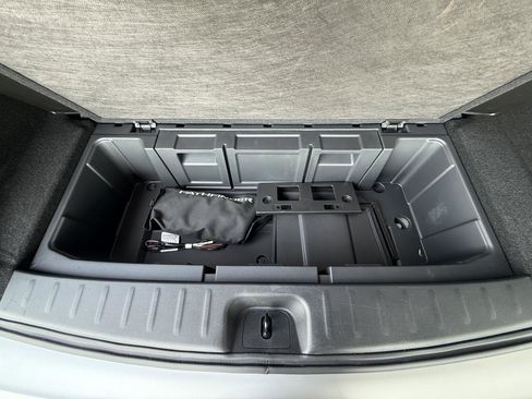 Used 2025 Nissan Pathfinder Platinum image 44