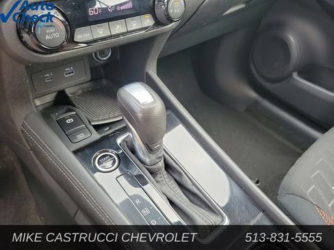 Used 2024 Nissan Kicks SR FWD image 15