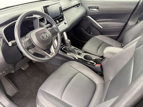 Used 2022 Toyota Corolla Cross XLE FWD image 4