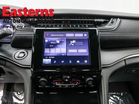 Used 2023 Jeep Grand Cherokee L Laredo image 19