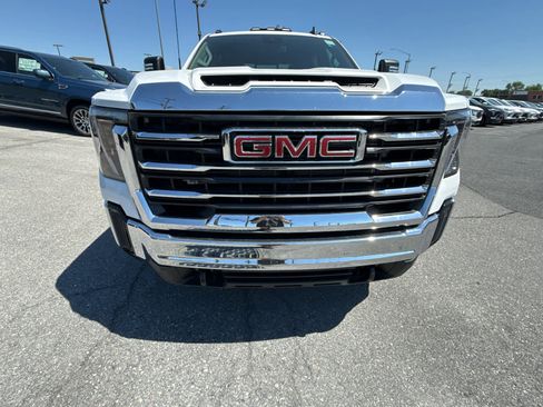 New 2026 GMC Sierra 2500 SLE w/ SLE Value Package; AWD/4WD image 19