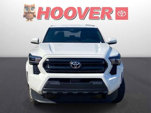 Used 2024 Toyota Tacoma SR5 AWD/4WD image 5