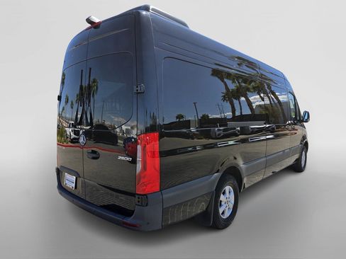 Used 2024 Mercedes-Benz Sprinter 2500 image 5