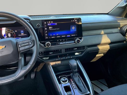 Used 2025 Chevrolet Colorado W/T AWD/4WD image 10