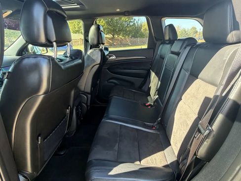 Used 2020 Jeep Grand Cherokee Altitude image 17