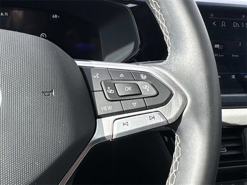 Certified 2023 Volkswagen Taos SE image 18