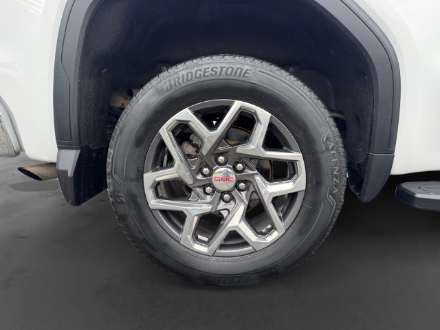 Used 2024 GMC Sierra 1500 SLT w/ SLT Premium Plus Package AWD/4WD image 3