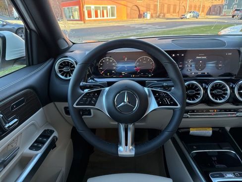 New 2026 Mercedes-Benz GLB 250 4MATIC image 22