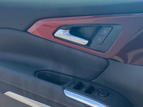 New 2026 Chevrolet Traverse Z71 w/ Enhanced Driving Package AWD/4WD image 18