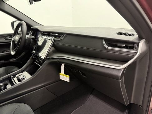 New 2026 Jeep Grand Cherokee Laredo image 15