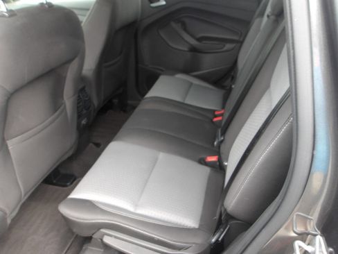 Used 2017 Ford Escape SE image 9