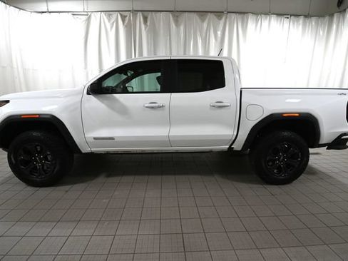 Used 2024 GMC Canyon Elevation w/ Elevation Premium Package AWD/4WD image 10