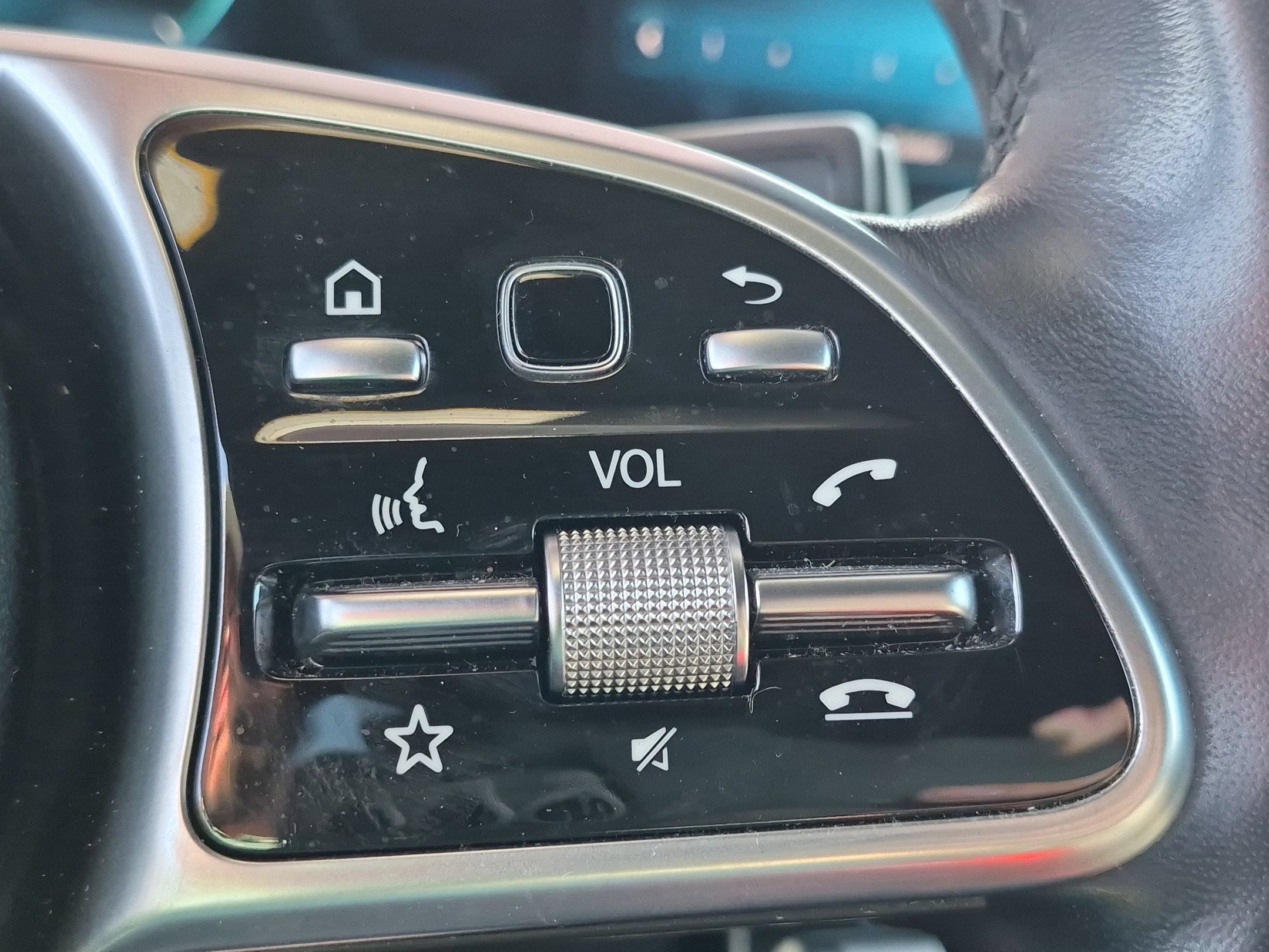 Used 2022 Mercedes-Benz EQB 350 4MATIC image 18
