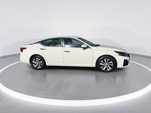 Used 2023 Nissan Altima 2.5 S image 10