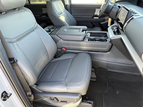 New 2025 Ford Expedition Active image 44