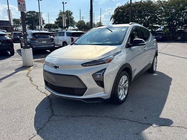 Used 2023 Chevrolet Bolt EUV LT w/ Comfort Package FWD image 32