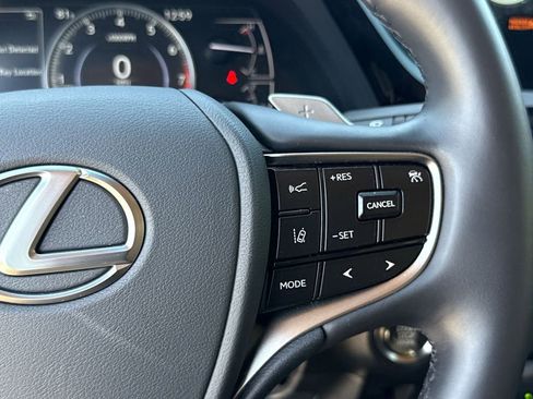 Used 2025 Lexus ES 350 w/ Premium Package image 27