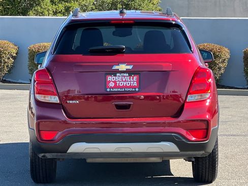 Used 2022 Chevrolet Trax LT w/ LT Convenience Package FWD image 8
