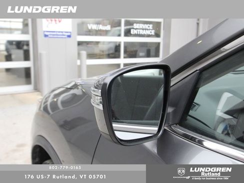 Used 2020 Nissan Rogue SV image 49