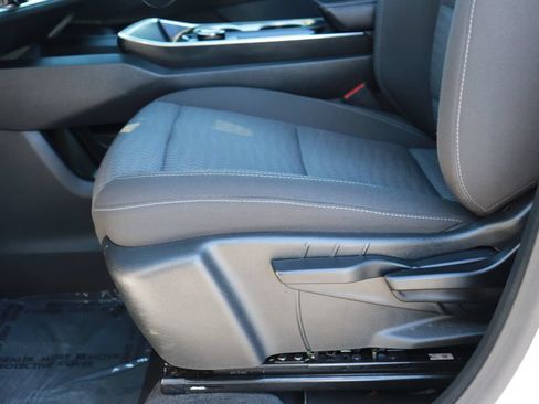Used 2026 Chevrolet Equinox LT FWD image 10