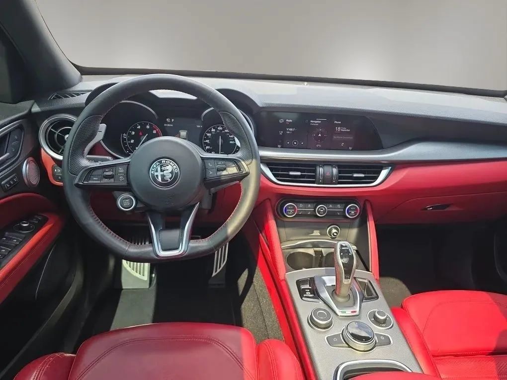 Used 2020 Alfa Romeo Stelvio Ti Sport w/ Quick Order Package 22S Sport AWD/4WD image 14