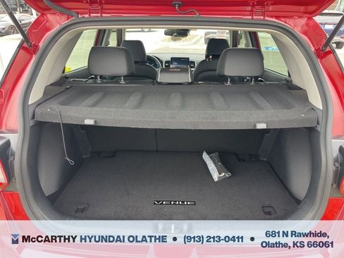 Certified 2024 Hyundai Venue Limited FWD image 22