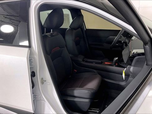 New 2026 Nissan Kicks SR w/ Cold Weather Package image 41