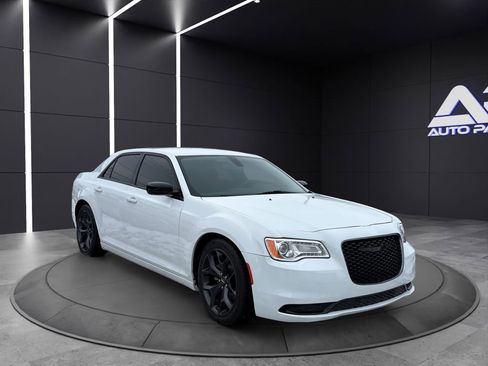 Used 2023 Chrysler 300 Touring w/ Sport Appearance Package image 3