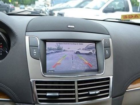Used 2011 Lincoln MKT AWD w/ 101A Rapid Spec Order Code image 17