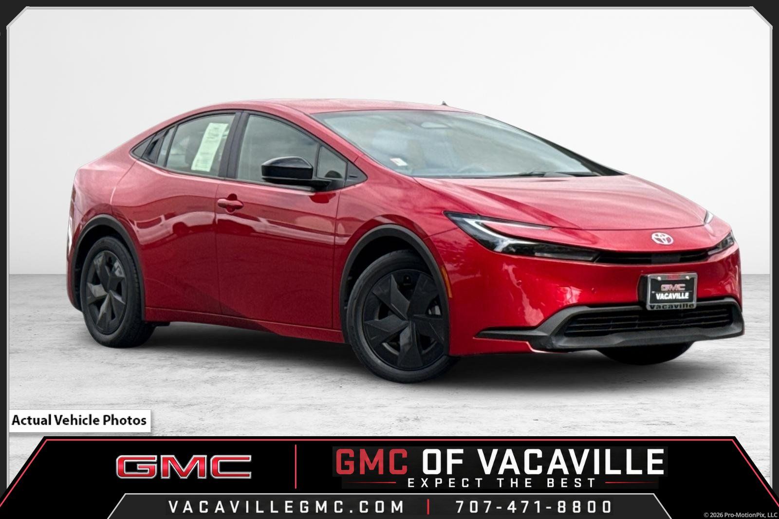 Used 2025 Toyota Prius LE FWD image 1