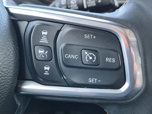 Used 2024 Jeep Wrangler Unlimited Sahara AWD/4WD image 24