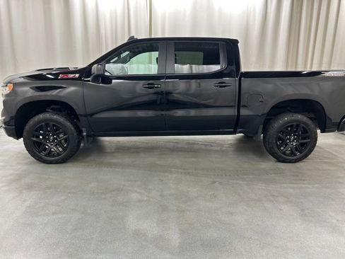 Used 2023 Chevrolet Silverado 1500 LT Trail Boss w/ Convenience Package II AWD/4WD image 3