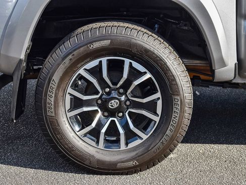 Used 2021 Toyota Tacoma TRD Sport image 12