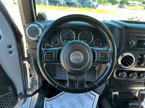Used 2014 Jeep Wrangler Unlimited Sahara AWD/4WD image 13