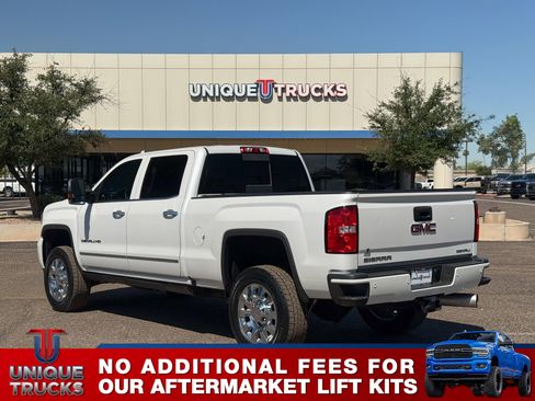 Used 2018 GMC Sierra 2500 Denali w/ Duramax Plus Package AWD/4WD image 10