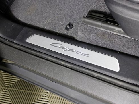 New 2026 Porsche Cayenne image 19