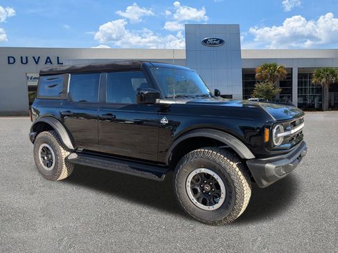New 2025 Ford Bronco Outer Banks w/ Sasquatch Package image 2