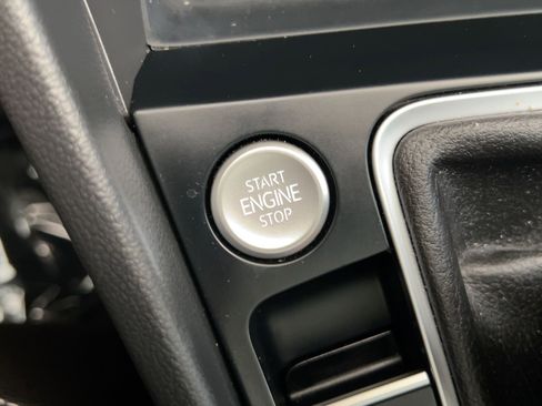 Certified 2024 Volkswagen Jetta SE image 24