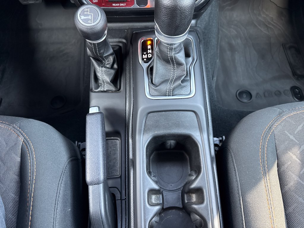Used 2024 Jeep Gladiator Mojave w/ Technology Group AWD/4WD image 23