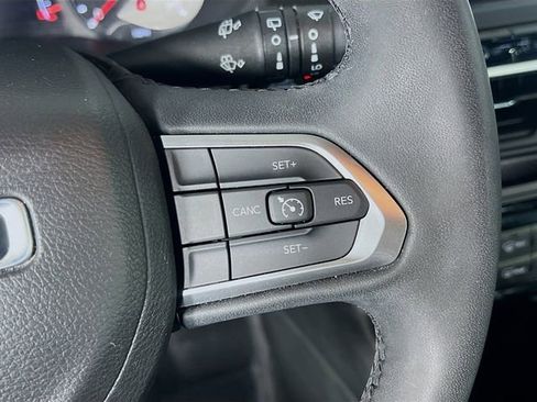 Used 2022 Jeep Compass Altitude FWD image 18