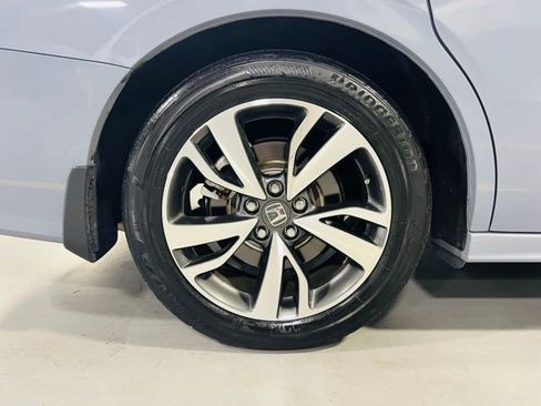 Used 2024 Honda Odyssey Touring image 14