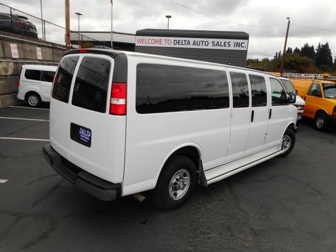 Used 2016 Chevrolet Express 3500 LT w/ LT Preferred Equipment Group image 8