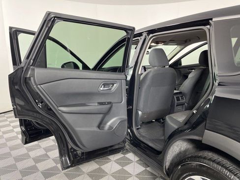 Used 2026 Nissan Rogue SV FWD image 34