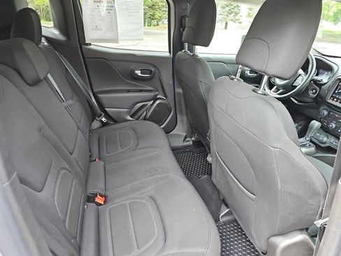 Used 2022 Jeep Renegade Latitude w/ Convenience Group AWD/4WD image 15